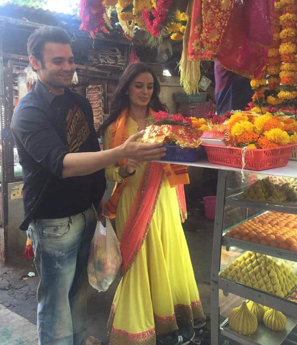 Ishqedarriyaan :- Blessing at siddivinayak temple here's to a successful journey 