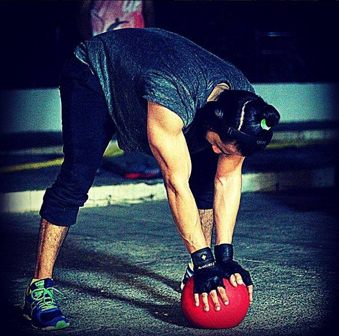 shahid kapoor :- Outdoor Night training sess . Destroyed ! -instagram