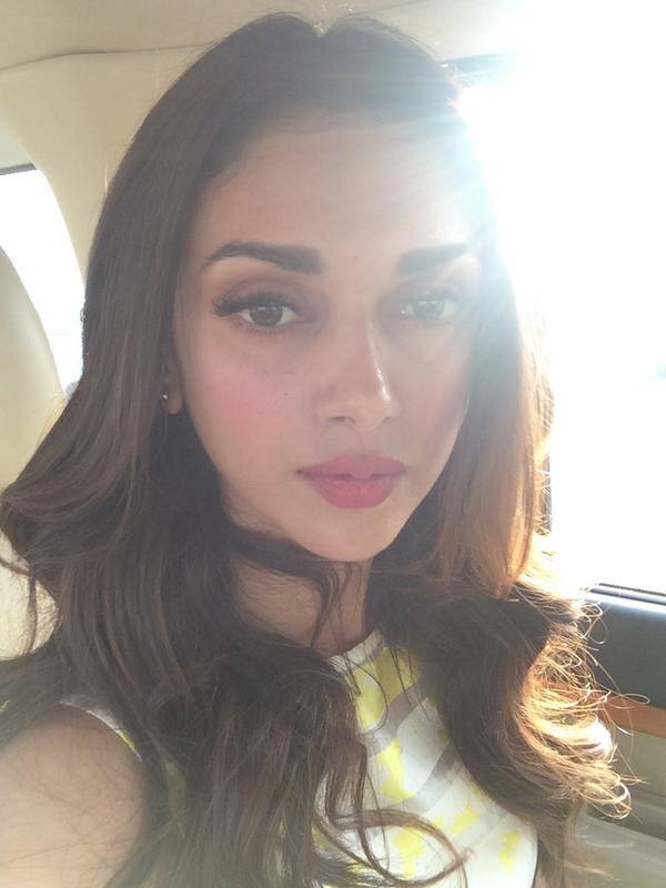 Sundown on the sealink... Mellow Backlight in its full glory! Thank you @shaan_muttathil #NoFilter - twitter@aditiraohydari