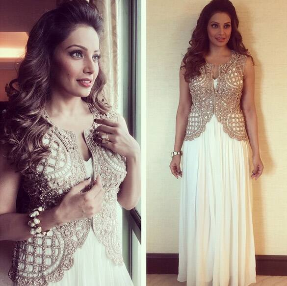 For @iifa 2015 in KL :) Wearing @sonaakshiraaj outfit. - Instagram@bipashabasu