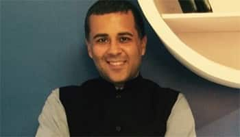 Chetan Bhagat bats for Shobhaa De, slams Maha govt diktat 