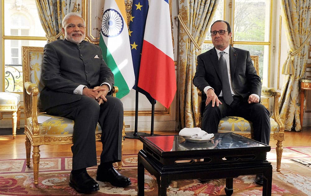 Prime Minister Narendra Modi and French President Francois Hollande in a meeting in Paris.