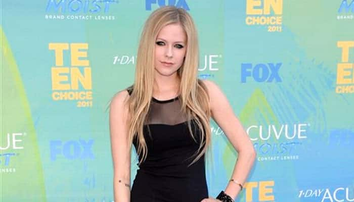 Avril Lavigne wants to write Christmas album