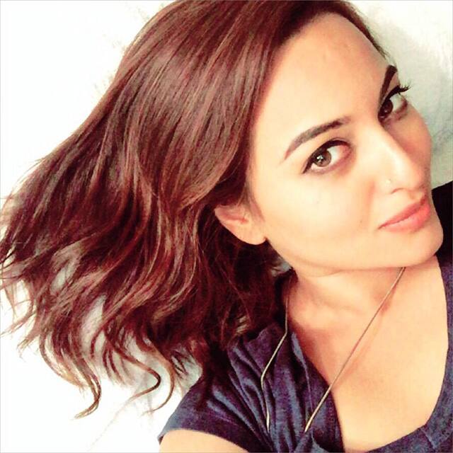 Sonakshi Sinha :- #sundayselfie -twitter