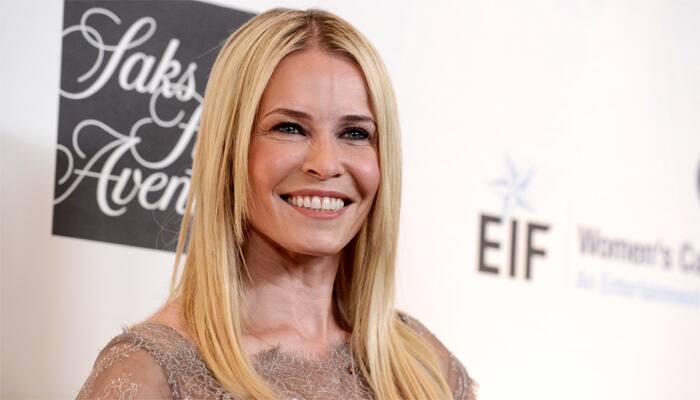 Chelsea Handler bares bottom again