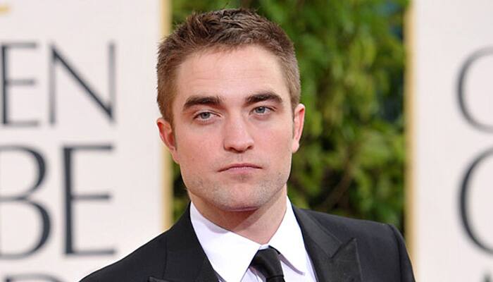 Robert Pattinson dances to Drake&#039;s song at Coachella