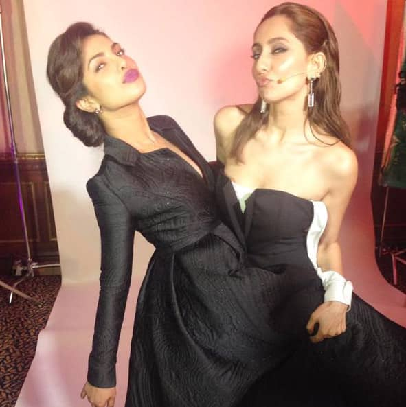 There are no words to describe how much I love and admire this girl... @priyankachopra you are everything...❤ # - Twitter@VJAnusha