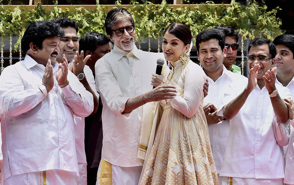 Bollywood actor Amitabh Bachchan with actress Aishwarya Rai and Telugu actor Prabhu at the inauguration of a jewellery store in Chennai.