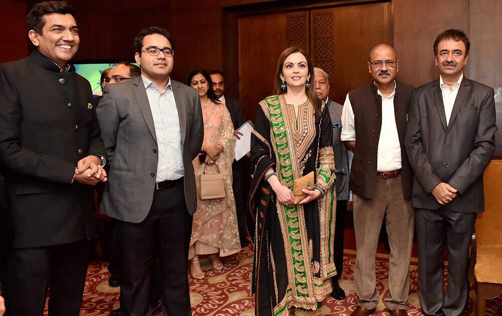 Celebrity Chef Sanjeev Kapoor, Snapdeal CEO Kunal Bahl, entrepreneur Nita Ambani, Senior Journalist Shekhar Gupta, Director Rajkumar Hirani at AIMA Managing India Awards 2015 in New Delhi.