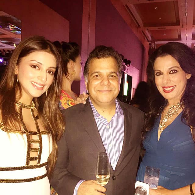 Aarti Chabria :- Lovely picture wid 'TheMan' behind d most entertaining channel @ColorsTV Congratulations again @rajcheerfull & team! -twitter