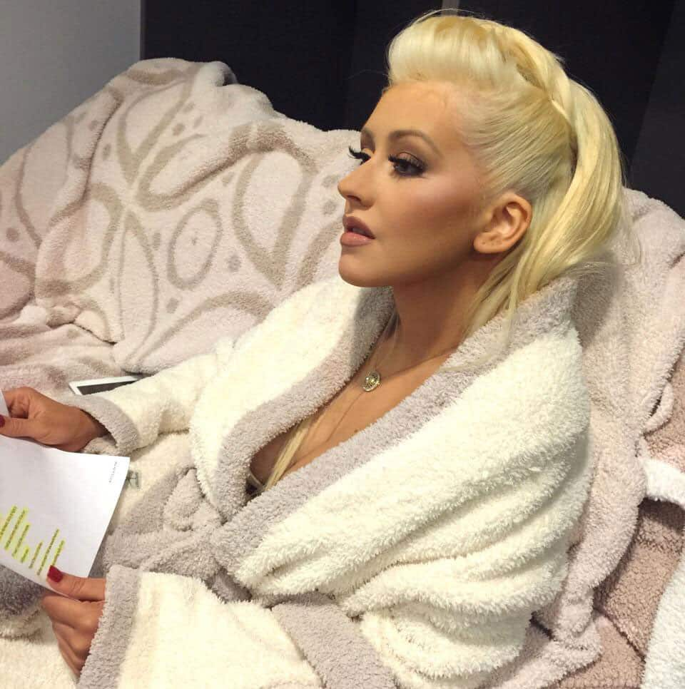 Christina Aguilera :- Backstage getting ready for #ACMawards50. XoXtina -twitter
