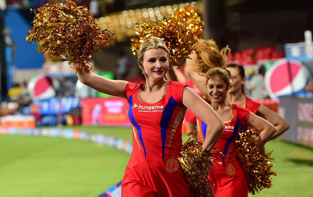 CHEER LEADERS DURING THE IPL 8 MATCH BETWEEN ROYAL CHALLENGERS BANGALORE AND MUMBAI INDIANS IN BENGALURU.