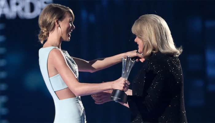 Taylor Swift honoured by &#039;proud&#039; mom at ACM Awards