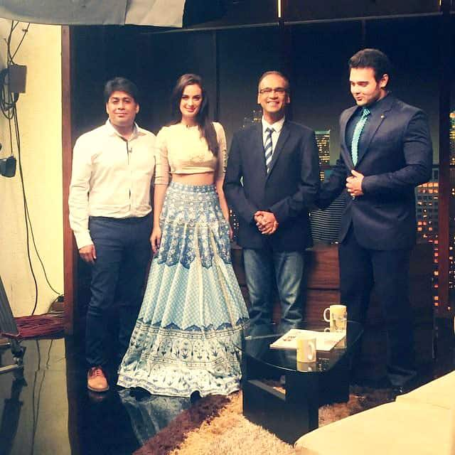 Evelyn Sharma ‏:- Thank u so much @KomalNahta for believing in our film @ishqedarriyaan and inviting us on ur show ❤ -FB