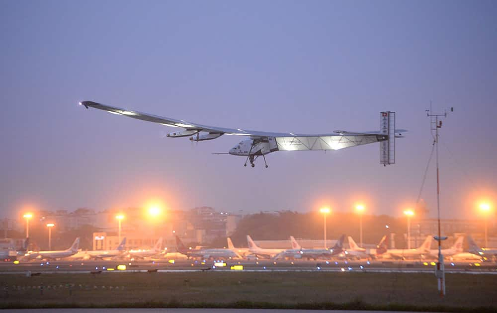 A solar-powered plane takes off from Jiangbei International Airport in southwest China's Chongqing Municipality. The Solar Impulse 2 departed Chongqing on Tuesday for a 1190-kilometer (642-mile) flight to the city of Nanjing in eastern China, the sixth leg of its around-the-world flight.