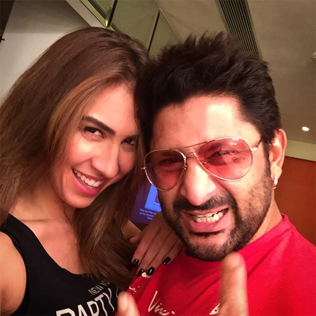 Shooting with @ArshadWarsi is like one big party. After 15 hours  we're still laughing and being silly. @WTKOfficial Twitter@LaurenGottlieb