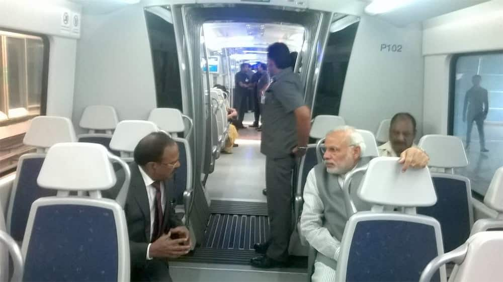 Really enjoyed the ride. Thanks Delhi Metro. Thanks Sreedharan ji!  Twitter@narendramodi 