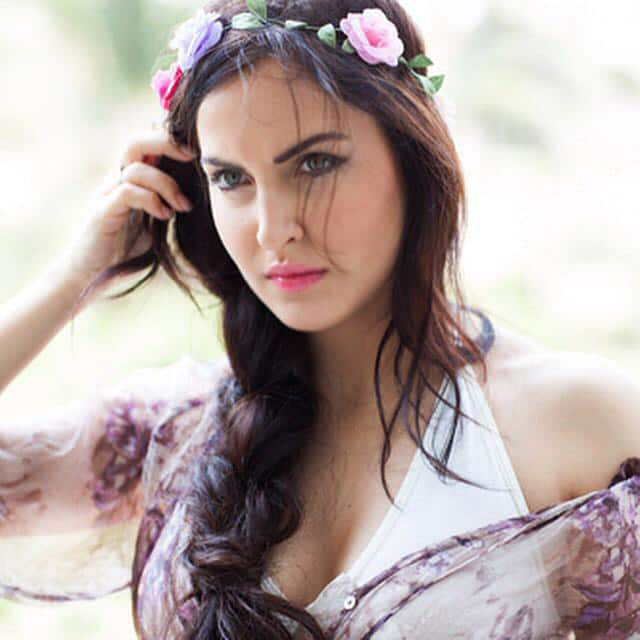 Elli Avram ‏:- What's the mood? One of my favourite pictures captured a year back by Fotographer @ToranjKayvon -twitter