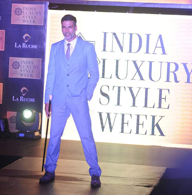 Akshay Kumar walks the ramp during India's first men's fashion week, India Luxury Style Week 2015- Men's Edition in Mumbai. -dna