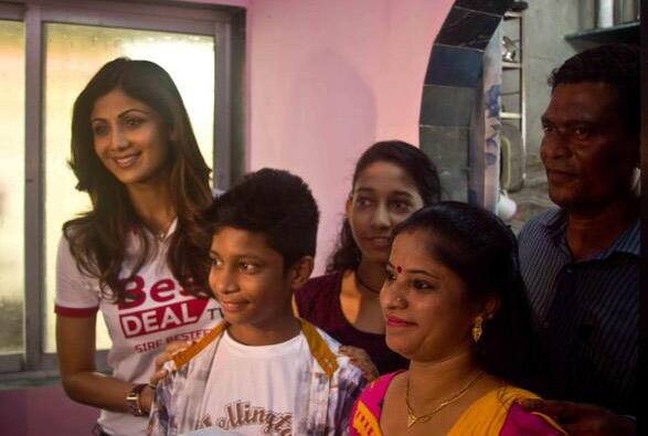 The 10,000th lucky customer-Pratima Gamre of @bestdealtv - Twitter@TheShilpaShetty