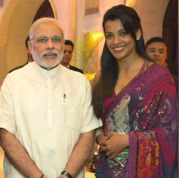 After meeting with #PrimeMinister @narendramodi #gorgeous @mugdhagodse267  is feelingHappy&Blessed ..kpRockng Mughda - twitter‏@teleworldin