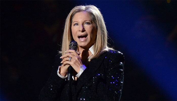 Barbara Streisand&#039;s dog bites flight attendant