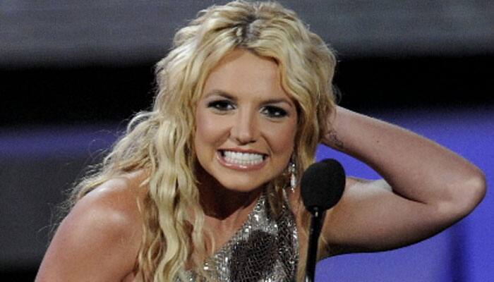 Britney Spears shares image of injured leg