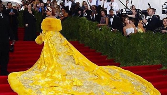 Rihanna S Canary Yellow Gown Steals The Show At Met Gala 2015 Fashion News Zee News