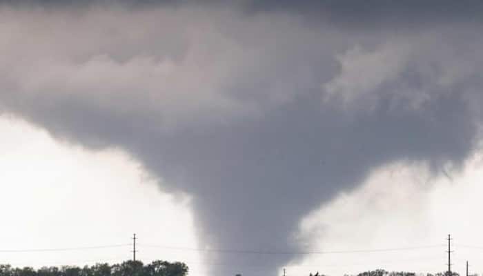 Tornadoes tear through central US, 13 reported injured