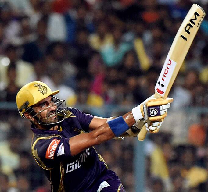 KKR cricketer Robin Uthappa in action during IPL 2015 match aganist Delhi Daredevils at Eden Garden in Kolkata.