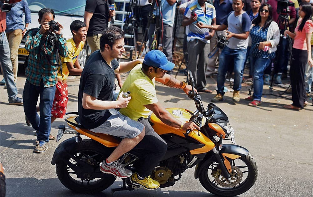 Arbaz Khan leaves from Salman Khans residence in Mumbai. The Bombay High Court on Friday suspended Salman Khans five year prison sentence in the hit-and-run case.