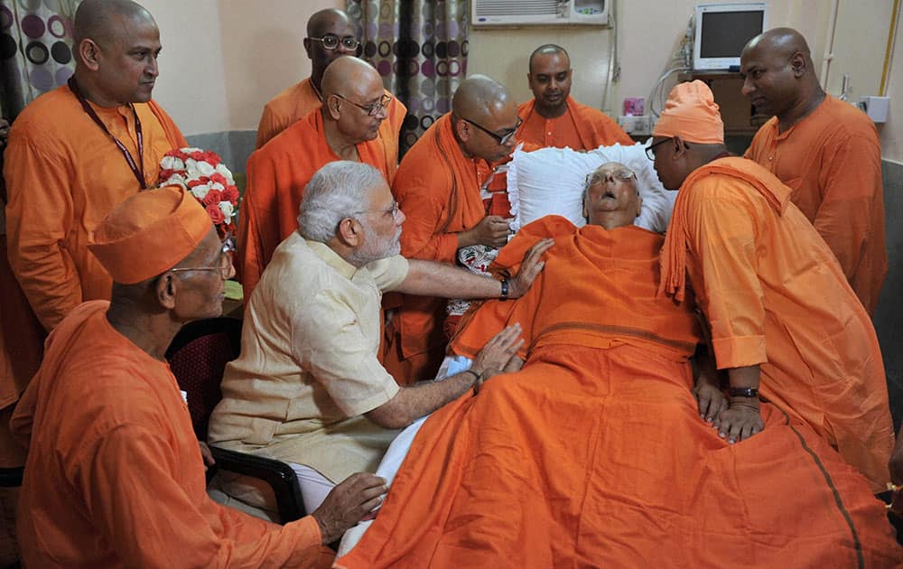 Prime Minister, Narendra Modi visiting the Ramakrishna Mission Sewa Pratisthan (hospital) to meet Swami Atmasthananda.