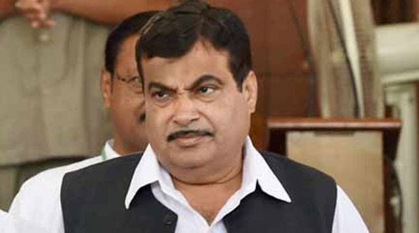 Gadkari denies wrongdoing, says CAG report being misinterpreted; Opposition bent on his resignation