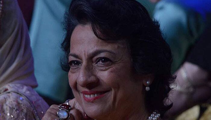 Tanuja, daughters create breast cancer awareness