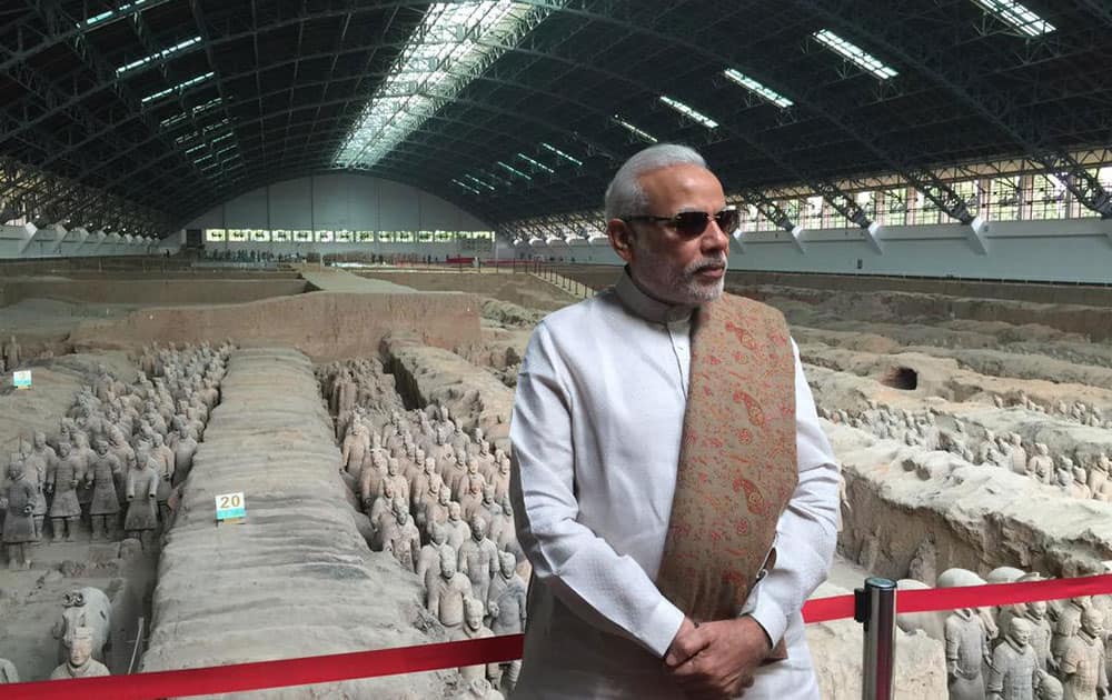 PM @narendramodi at the Terracotta Warriors Museum. -twitter