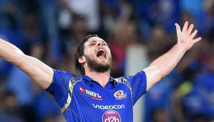 IPL 2015: Mitchell McClenaghan reprimanded for showing dissent to umpire