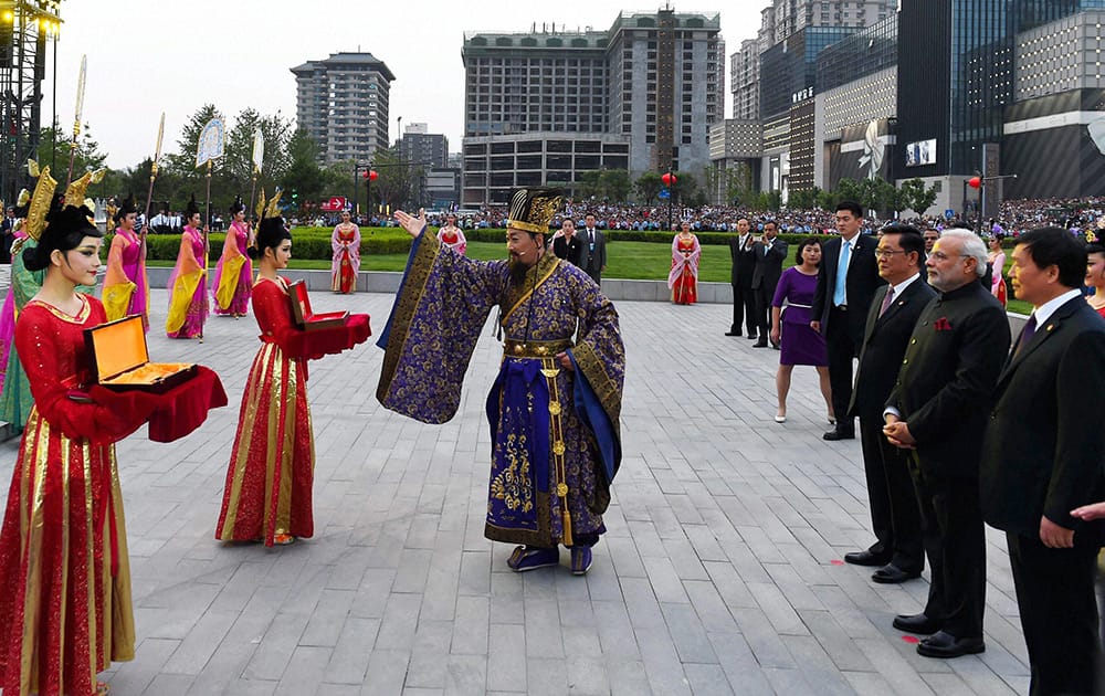 Prime Minister Narendra Modi during traditional Tang Dynasly, welcome cermony of South City Wall in Xian.