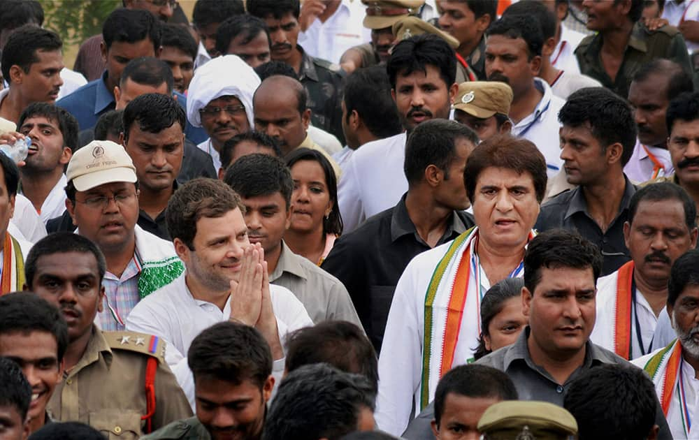 Congress Vice President Rahul Gandhi with Raj Babbar and other party leaders during his 15 KM-padyatra on farmers issue at Nirmal in Adilabad district of Telangana.