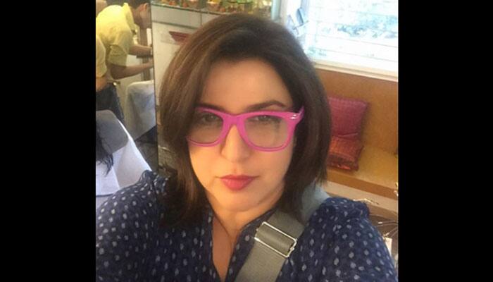 Farah Khan unveils new short hair do