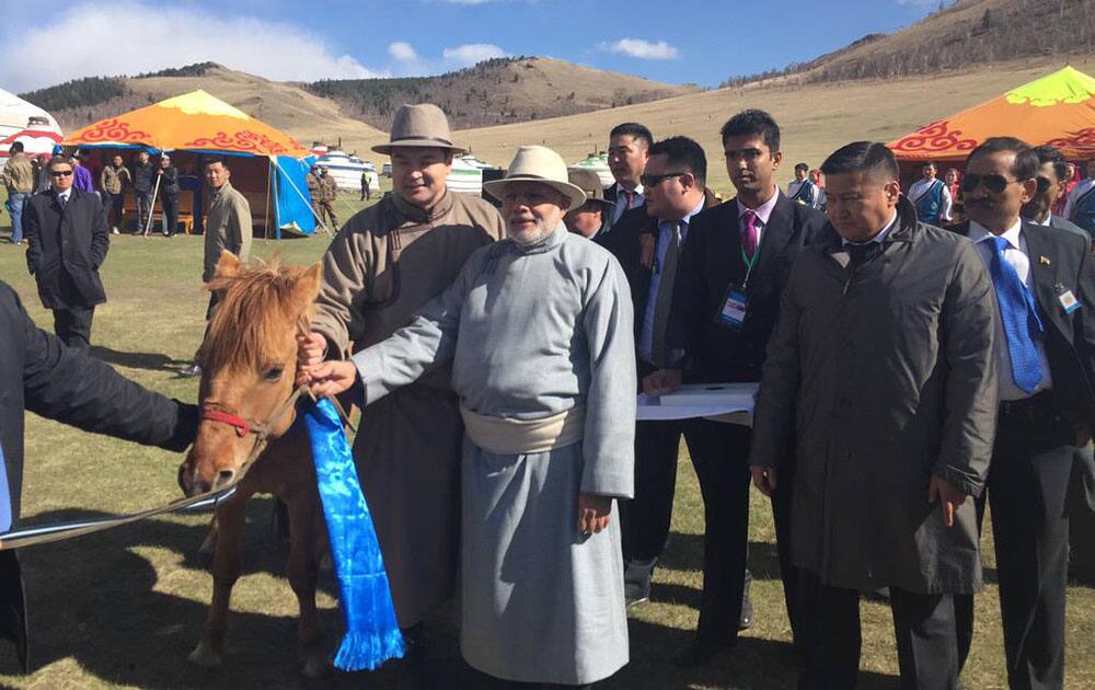 NARENDRA MODI :- COLOURFUL & VIBRANT MINI NAADAM FESTIVAL, IN THE MIDST OF NATURE. -TWITTER