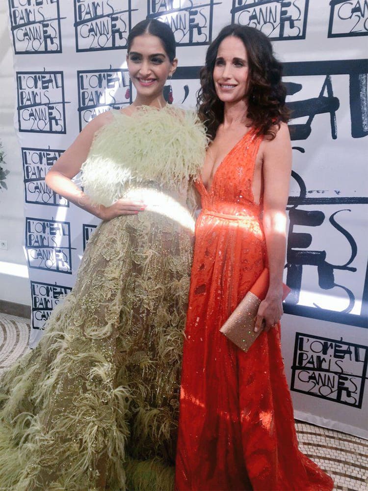 Gorgeous women & gorgeous smiles! @sonamakapoor & @AndieMacDowell3 #SonamAtCannes #Cannes2015 #Cannestastic. -Twitter