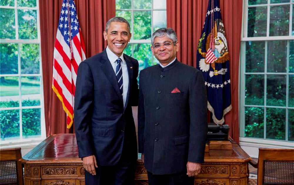 US President, Barack Obama with the new Indian Ambassador to the US, Arun K Singh at the Oval Office of the White House after the latter formally presented his credentials.