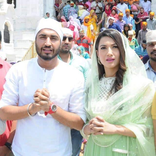 Gauahar Khan with Jassi Gill at Golden Temple, Amritsar seeking blessings for their upcoming movie Oh Yaara Aevein … -twitter