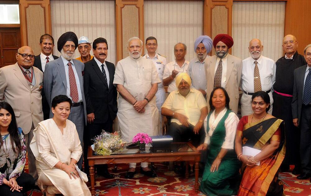 Prime Minister Narendra Modi meeting with the members of 1965 Everest Expedition on its golden jubilee.