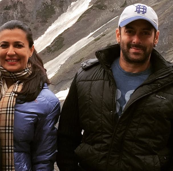 Thank you @beingsalmankhan for your amazing humour & positivity. The Bajrangi Bhaijaan shoot has been richer for it:) - Instagram@minimathur