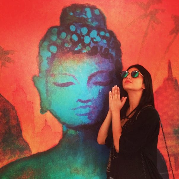 Pray!! - Instagram@shrutzhaasan