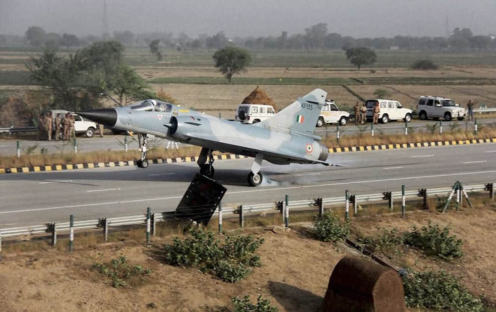 Mirage 2000 fighter aircraft of the Indian Air Force successfully lands on the Yamuna Expressway near Mathura as part of trials to use national highways for emergency landing.