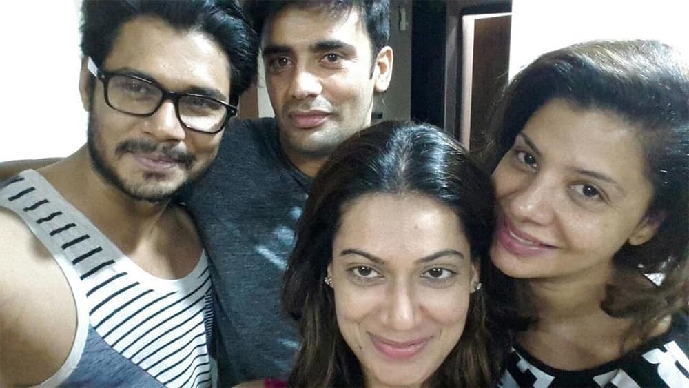 Just met this very real and sweet couple after ages..@Sangram_Sanjeet @Payal_Rohatgi @iavinashdwivedi. Twitter@sambhavnaseth