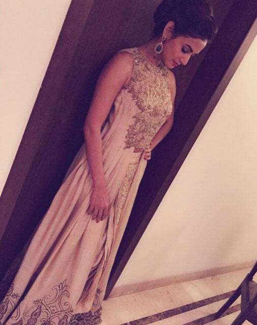 SONAL CHAUHAN :- Wearing my favourite @neeta_lulla for @vishalmahadkar n tanvi's cocktail party. Hair n make up by the… -instagram