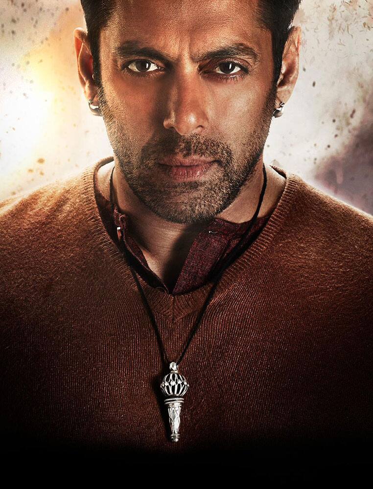 Bajrangi Bhaijaan :- EXCLUSIVE: Here's the #AmazingBBFirstLook of Bajrangi Bhaijaan. RT & tell us how much you like it! -twitter